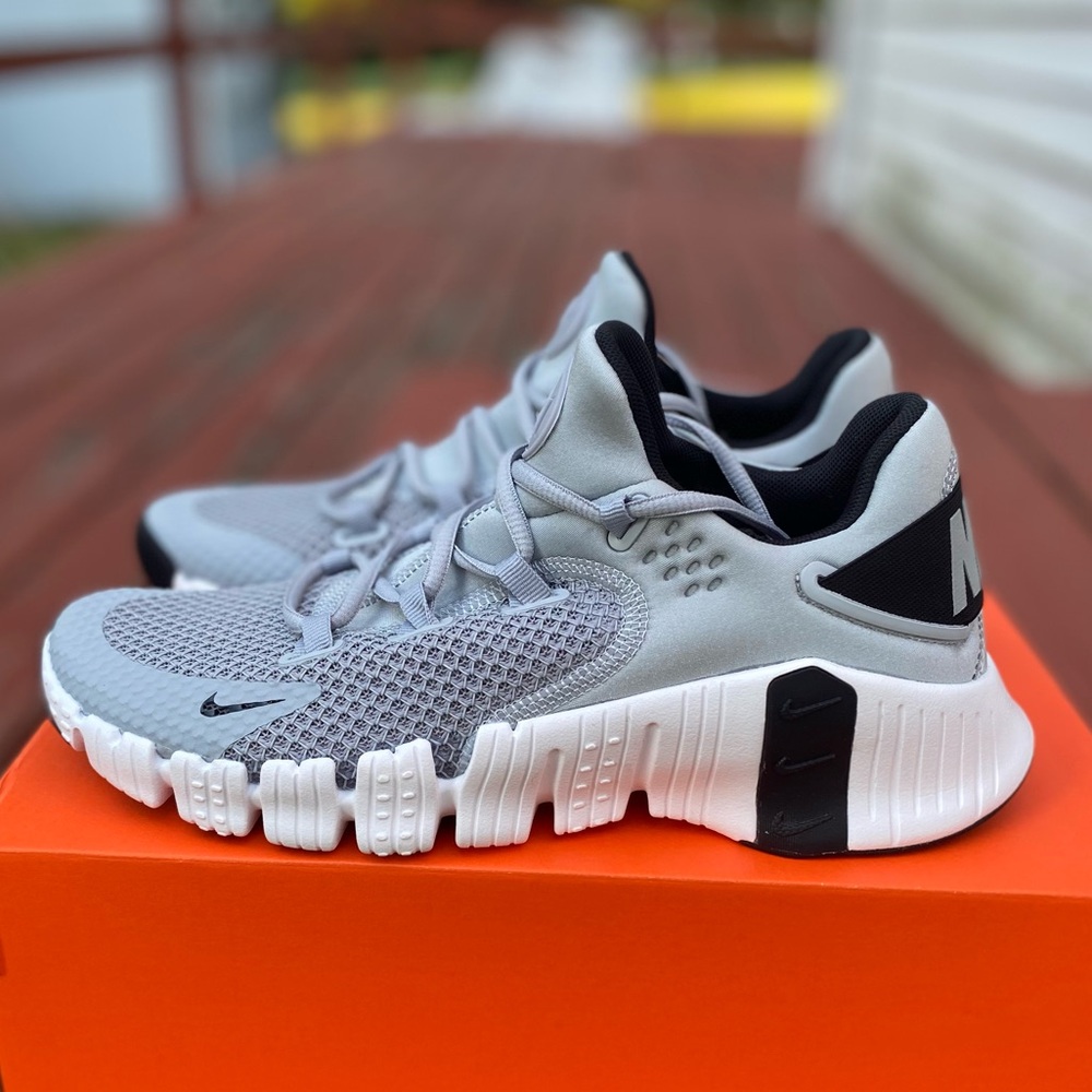 Nike Metcon 4 Wolf Grey Training Women’s size 9.5 Mens size 8